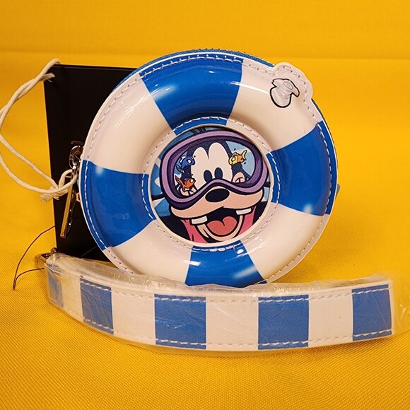 Loungefly Goofy Floatie Summer Swin Pool Coin Purse Wallet NEW - Picture 1 of 10